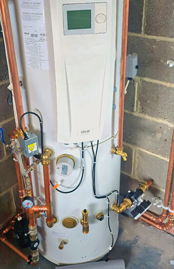 https://dianellahotwater.com.au/uploads/2025/06/gas-hot-water-system-13675.jpg