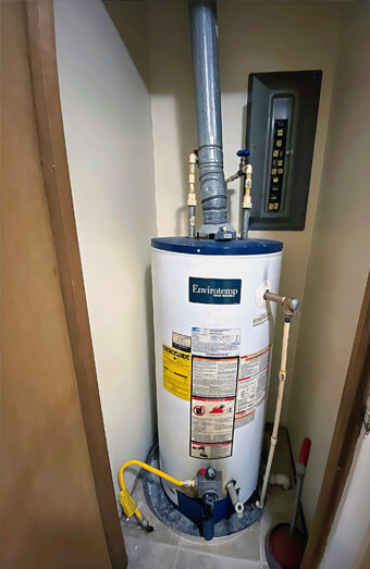 https://dianellahotwater.com.au/uploads/2025/06/gas-hot-water-system-40702.jpg