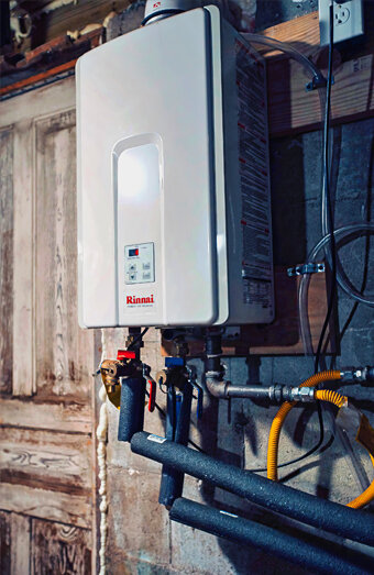 https://dianellahotwater.com.au/uploads/2025/06/hot-water-servicing-84983.jpg