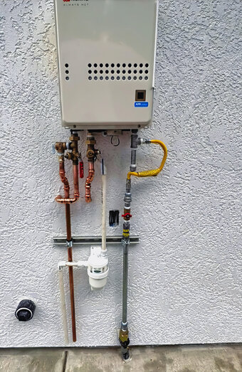 https://dianellahotwater.com.au/uploads/2025/06/thermostatic-water-systems-62598.jpg